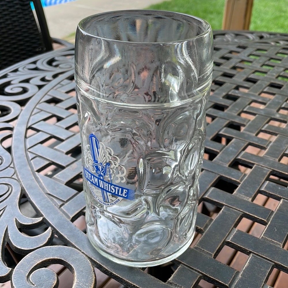 Steamwhistle 1L glass stein